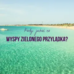 Turkusowa woda, piaszczysta plaża i łódź na Wyspach Zielonego Przylądka.