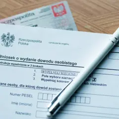 Wniosek o dowód osobisty i długopis. Czas oczekiwania na dowód osobisty zależy od urzędu.