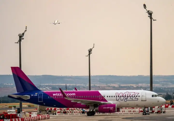 Odprawa online Wizz Air: ile czasu przed lotem? Terminy i opłaty