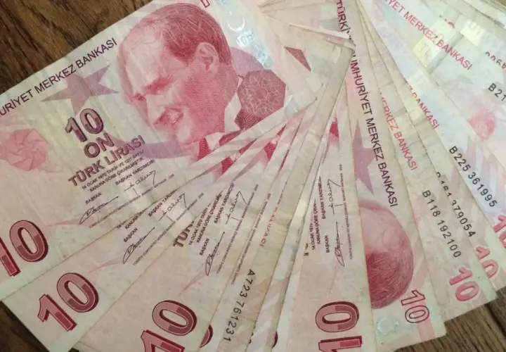 Jaka waluta obowiązuje w Turcji? Uniknij nieprzyjemnych niespodzianek
