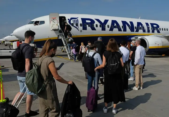 Ryanair kiedy na lotnisku - uniknij stresu i spóźnienia na lot
