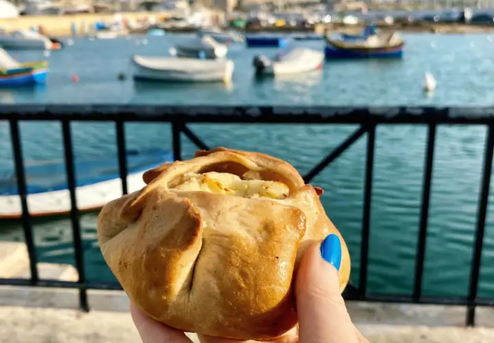 Gdzie tanio zjeść na Malcie? Odkryj najlepsze restauracje i ceny