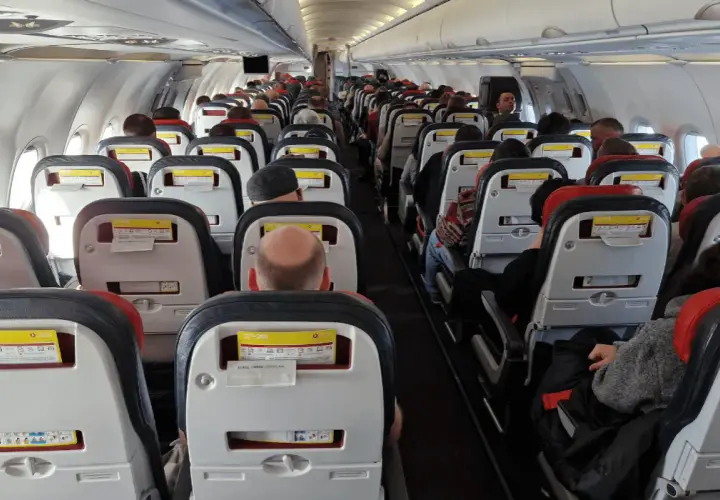 Czy można zabrać kanapki do samolotu Wizz Air i uniknąć problemów?