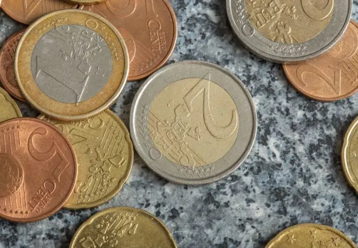 Jaka waluta obowiązuje w Grecji - uniknij kosztownych błędów!