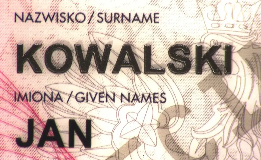 Bezterminowy dowód osobisty - czy nadal można nim podróżować?