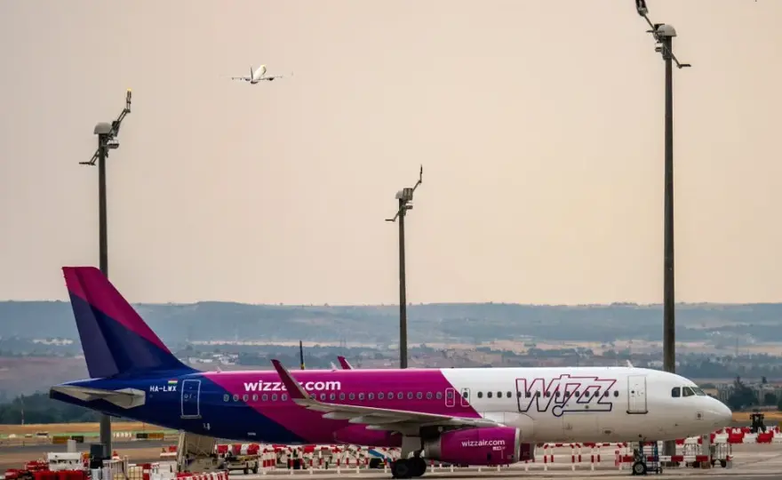 Odprawa online Wizz Air: ile czasu przed lotem? Terminy i opłaty