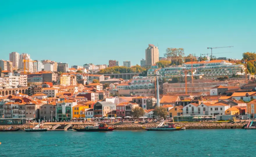Porto czy Lizbona? Wybierz idealny city break w Portugalii!