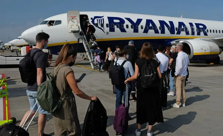 Ryanair kiedy na lotnisku - uniknij stresu i spóźnienia na lot