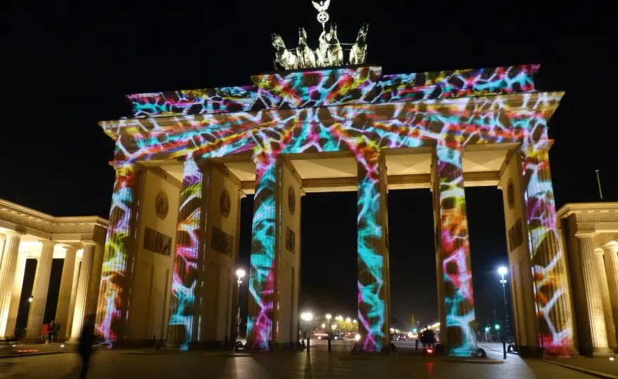 Brama Brandenburska Berlin - Jak najlepiej ją zwiedzić?