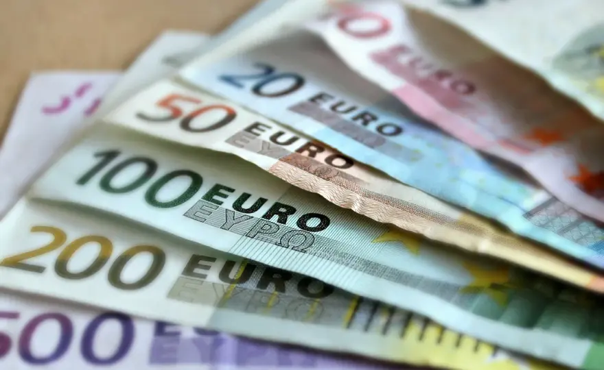 Waluta Holandii - Euro. Jak płacić, by nie przepłacić?