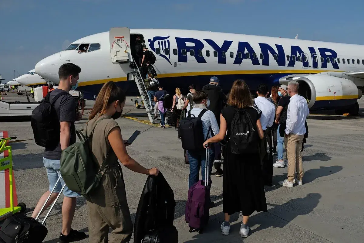 Ryanair kiedy na lotnisku - uniknij stresu i spóźnienia na lot