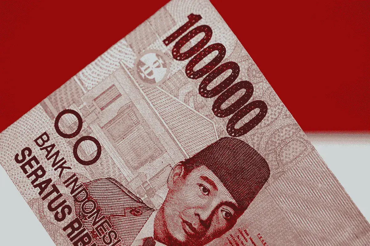 Portret Sukarno na banknocie 100 000 rupii, idealna waluta na bal.