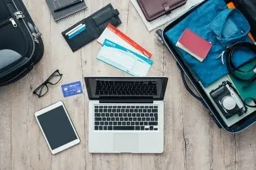 Zdjęcie Jak przewieźć laptopa samolotem bez obaw o uszkodzenia i straty